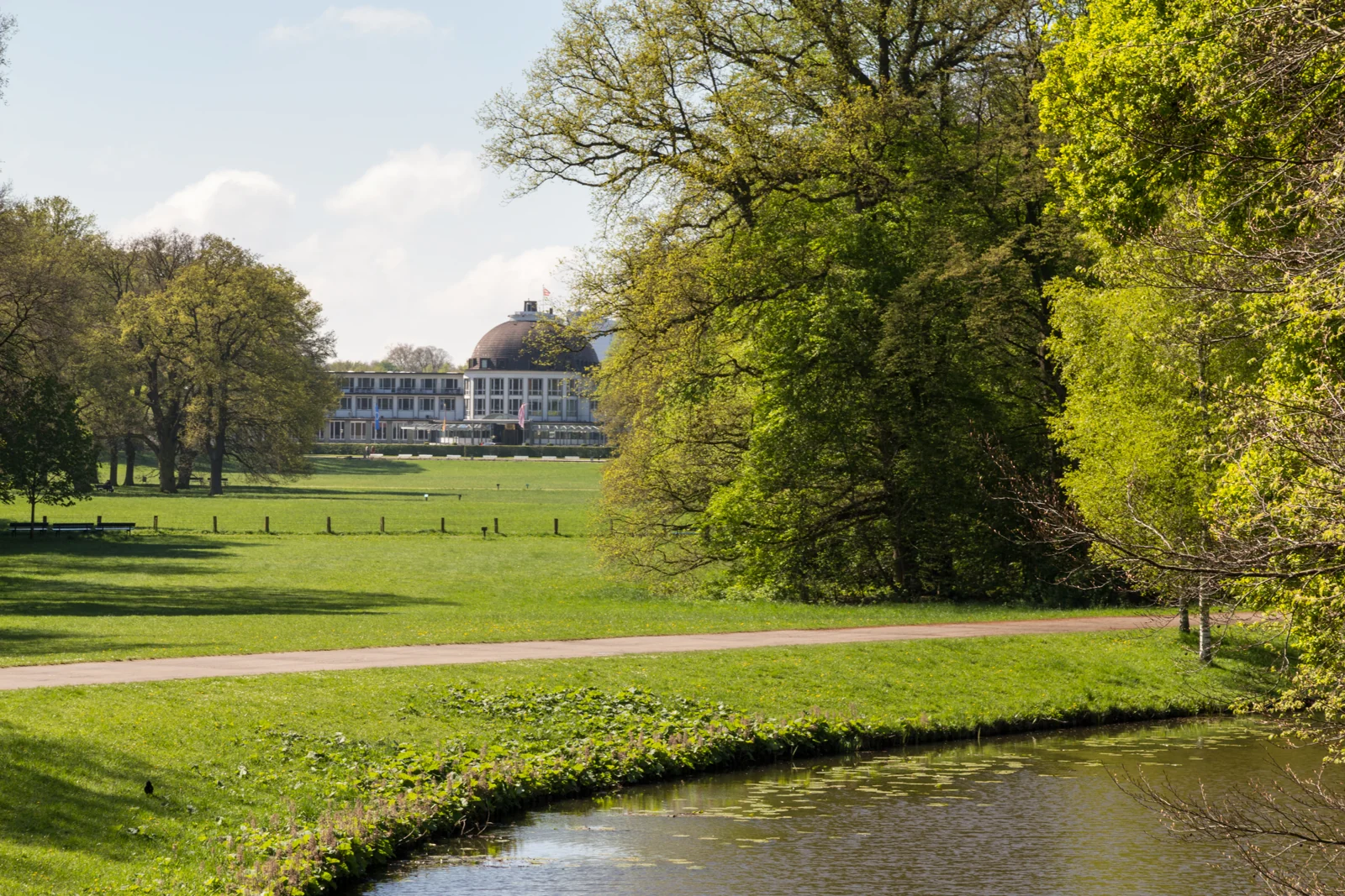 Bürgerpark mit Parkhotel in Bremen