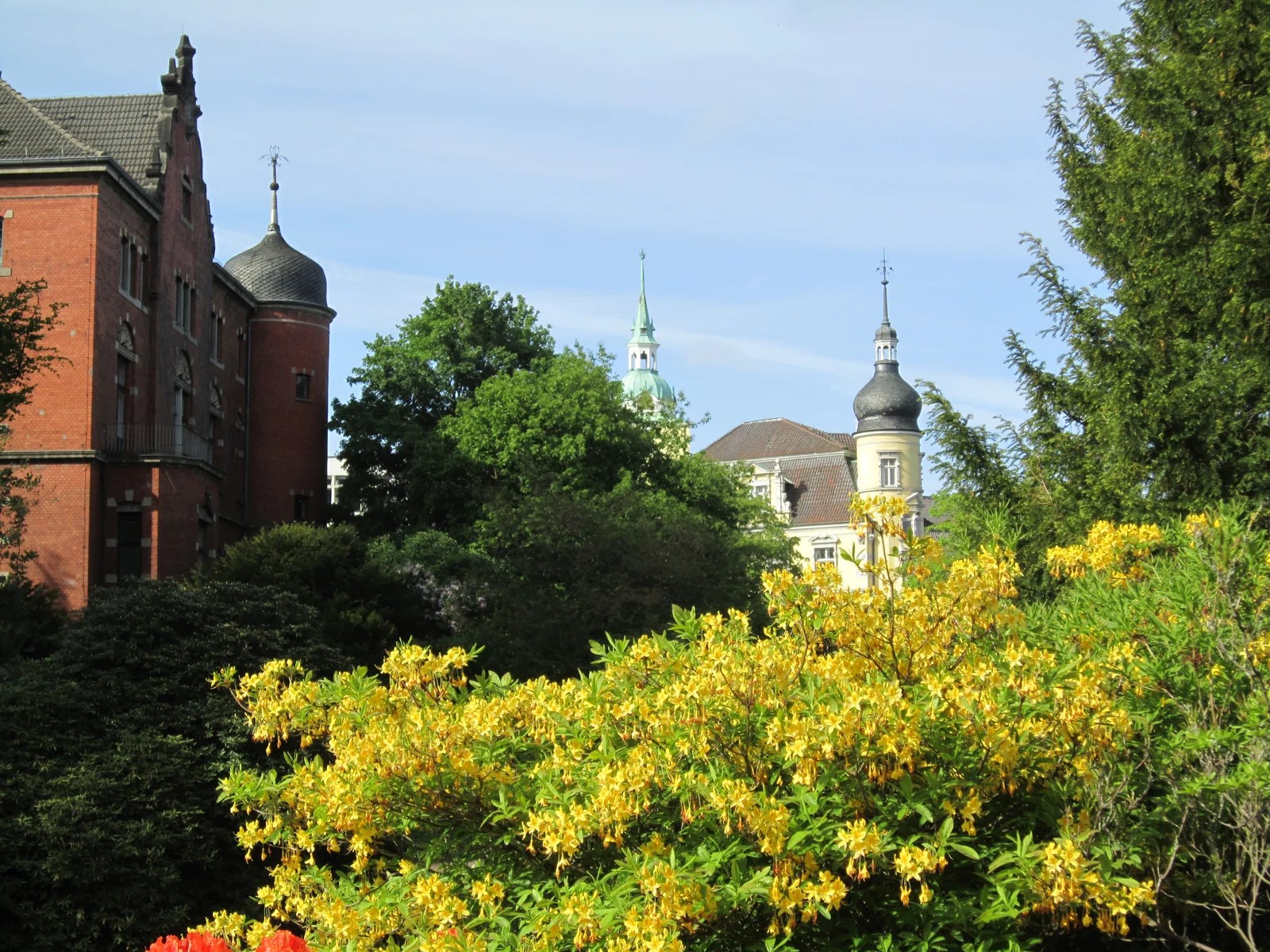 Schlossgarten mit Elisabeth-Anna-Palais und Schloss in Oldenburg